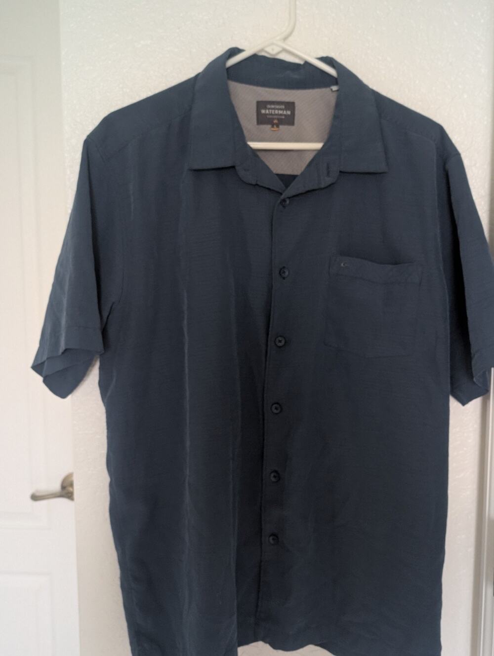 Quicksilver Waterman Collection Comfort Fit Men's Large Button Down Shirt